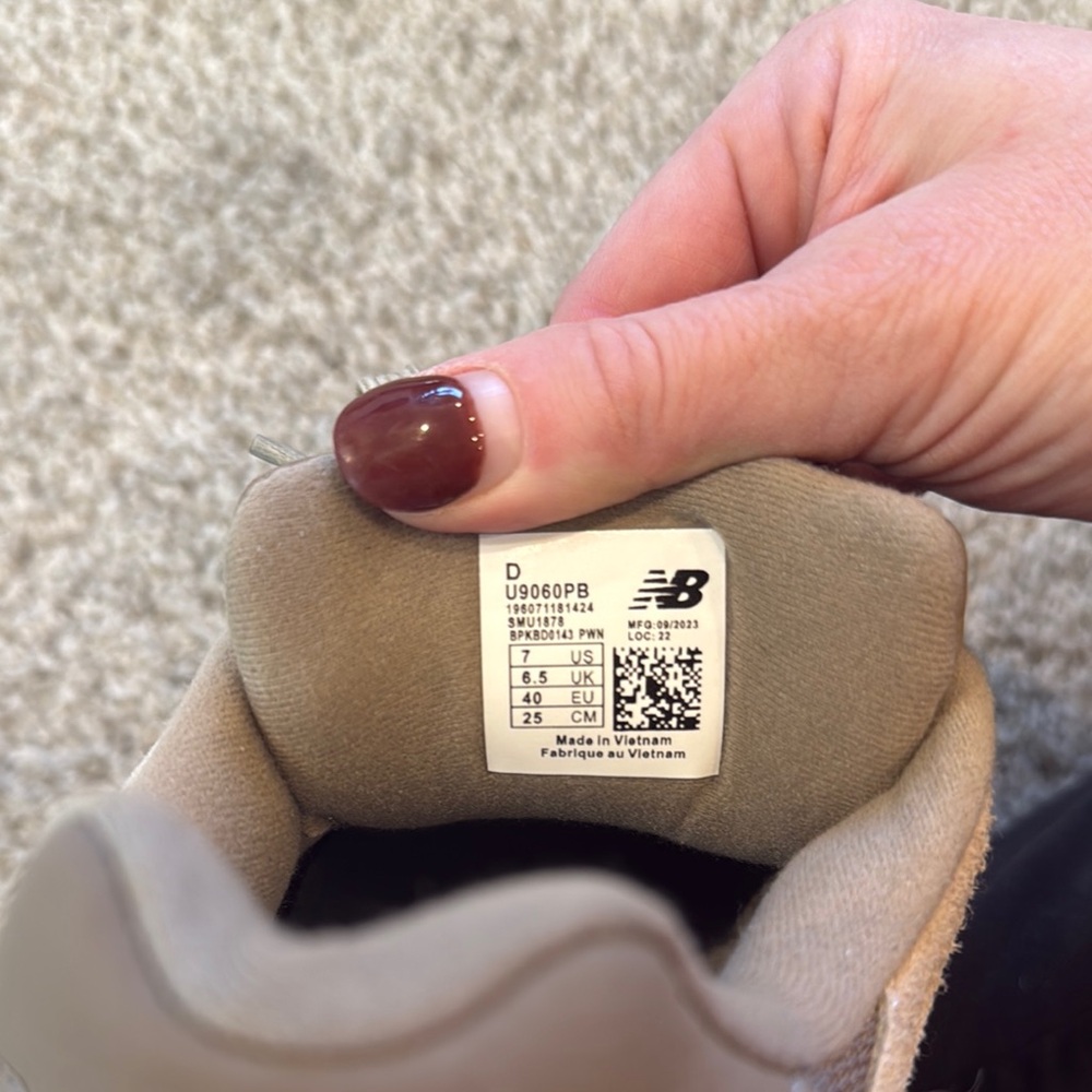 New Balance 9060 Brown Sneakers - Picture 3 of 4